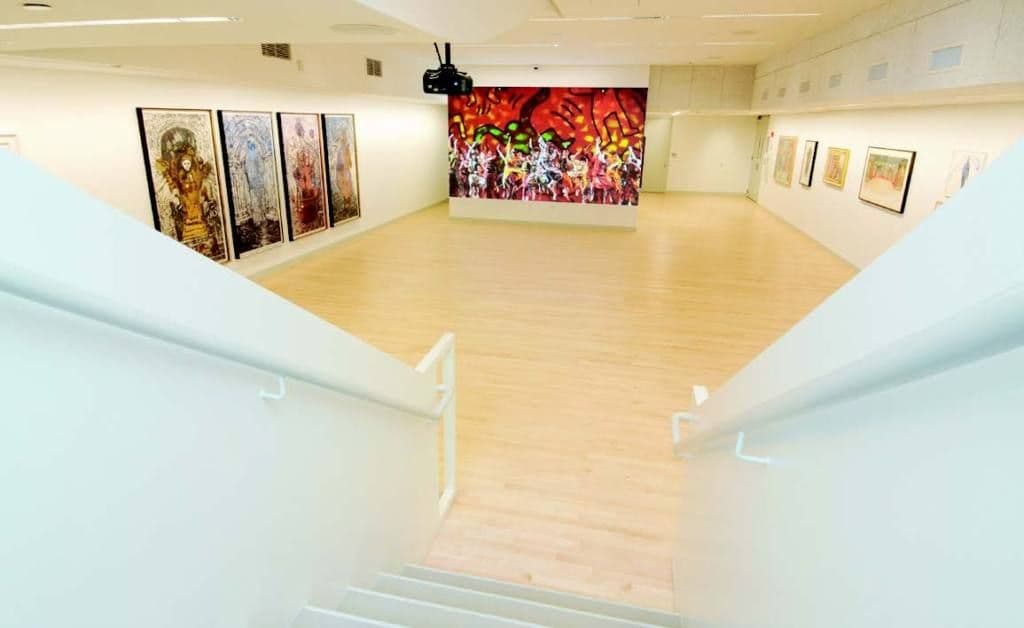 Beautiful Spacious Art Gallery