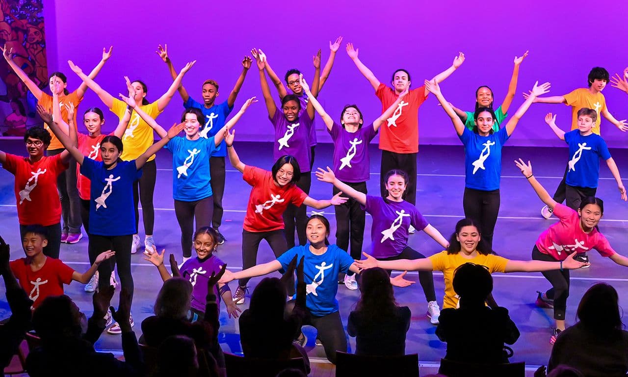 Children with arms stretched out